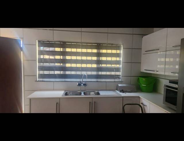 3 BEDROOM HOUSE FOR SALE IN PROTEA NORTH